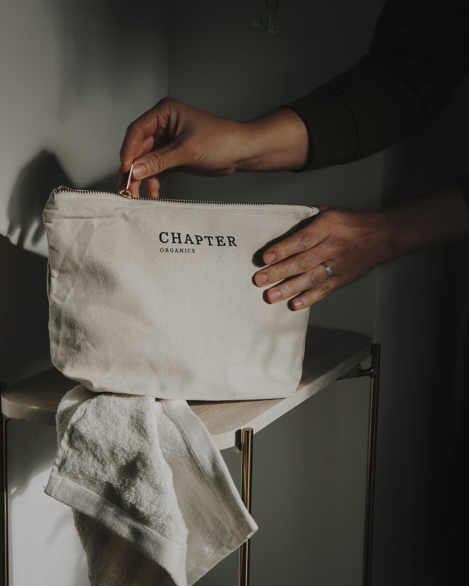 The Clarity Candle and Bathing Salts DUO with Cosmetic Bag